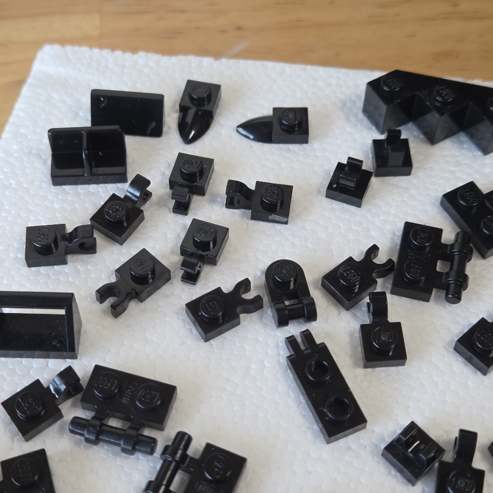 Lego Black Small Parts Random Pieces Lot - Picture 5 of 10
